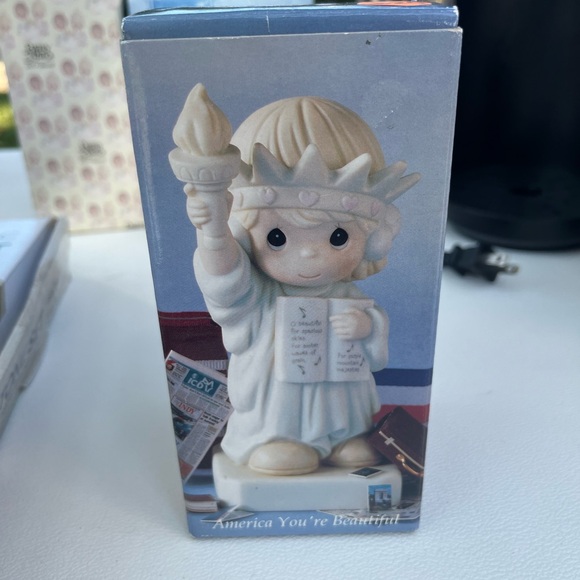 Precious moments. America, You’re beautiful. New inbox. - Picture 2 of 2